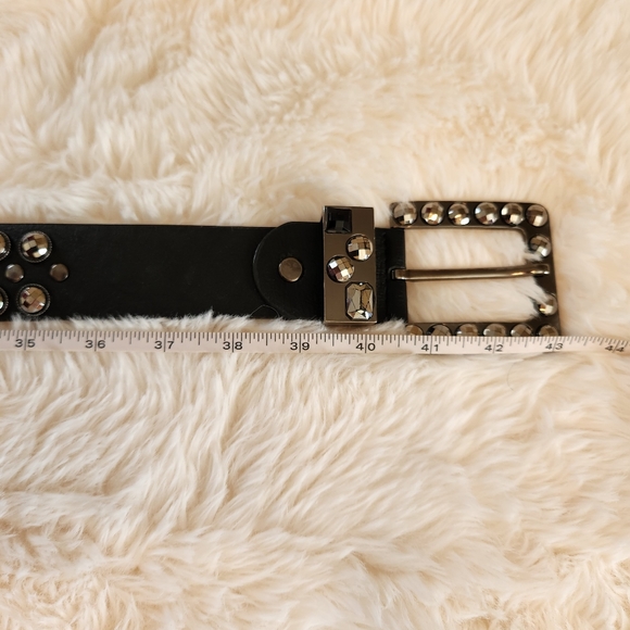 Studded belt - Picture 4 of 4
